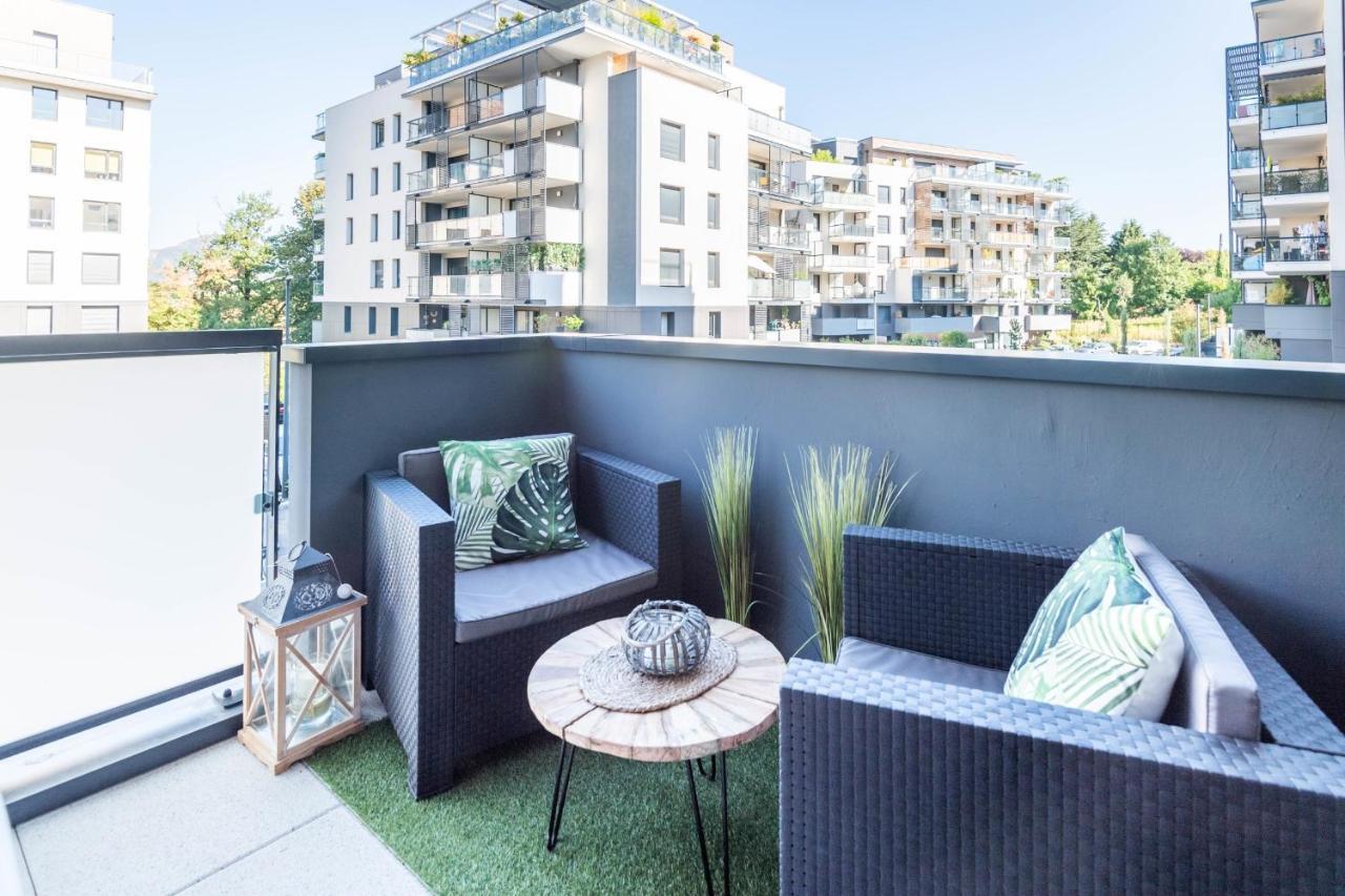 Апартаменты Vire Moulin Furnished Flat Анси Экстерьер фото